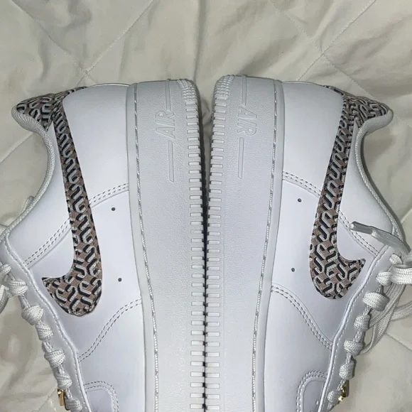 Like new Nike Air Force 1 Low United in Victory White - Picture 14 of 16